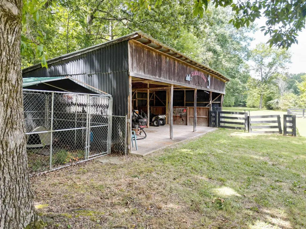 5010 John Lee Johnson Road Columbia TN 38401