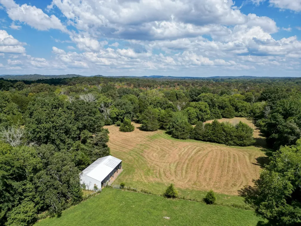 5010 John Lee Johnson Road Columbia TN 38401