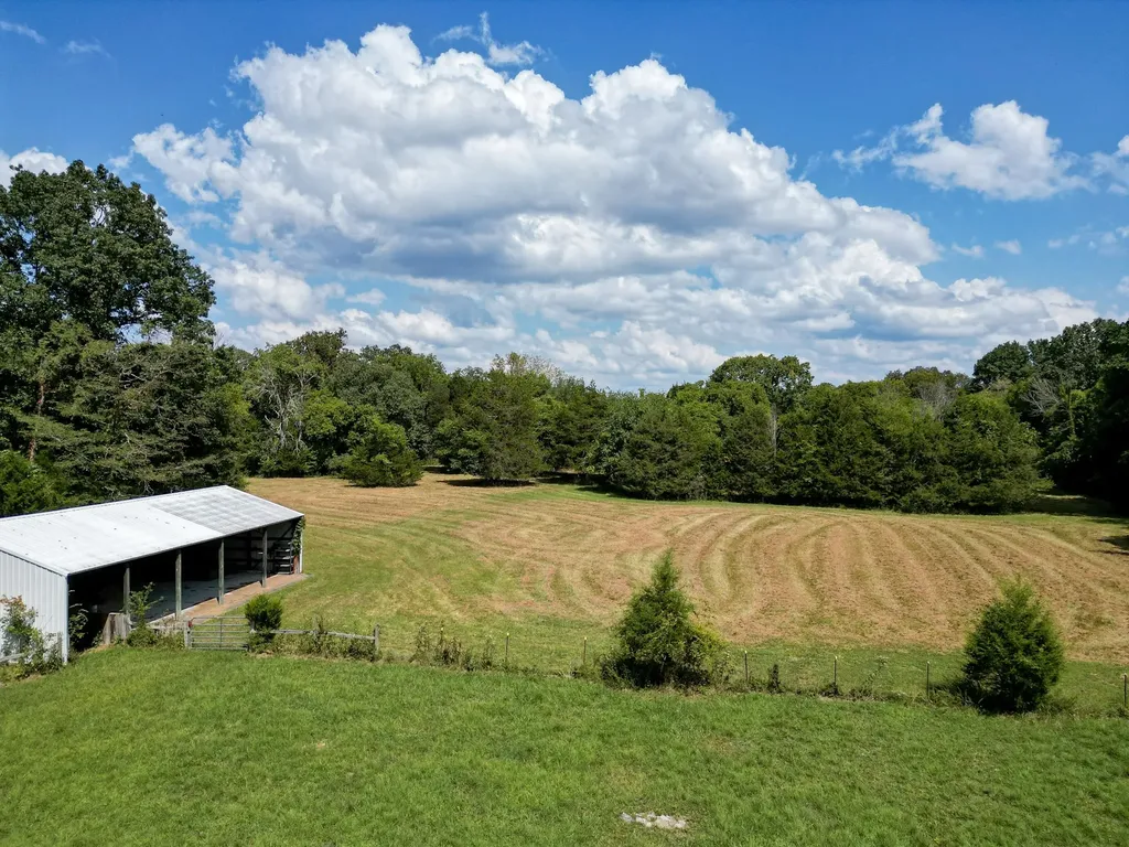 5010 John Lee Johnson Road Columbia TN 38401