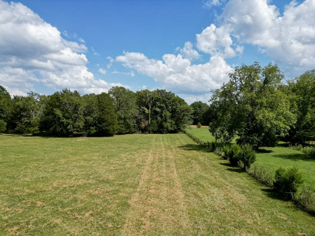 5010 John Lee Johnson Road Columbia TN 38401