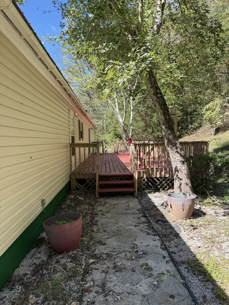 33 Nascar Lane Pleasant Shade TN 37145