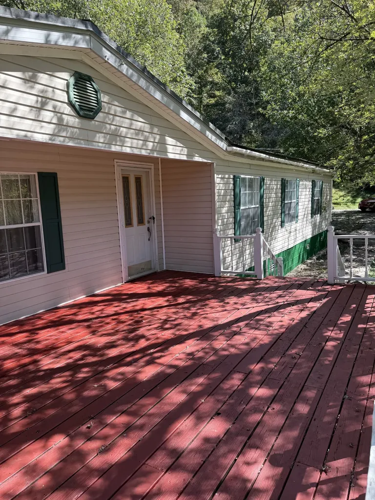 33 Nascar Lane Pleasant Shade TN 37145