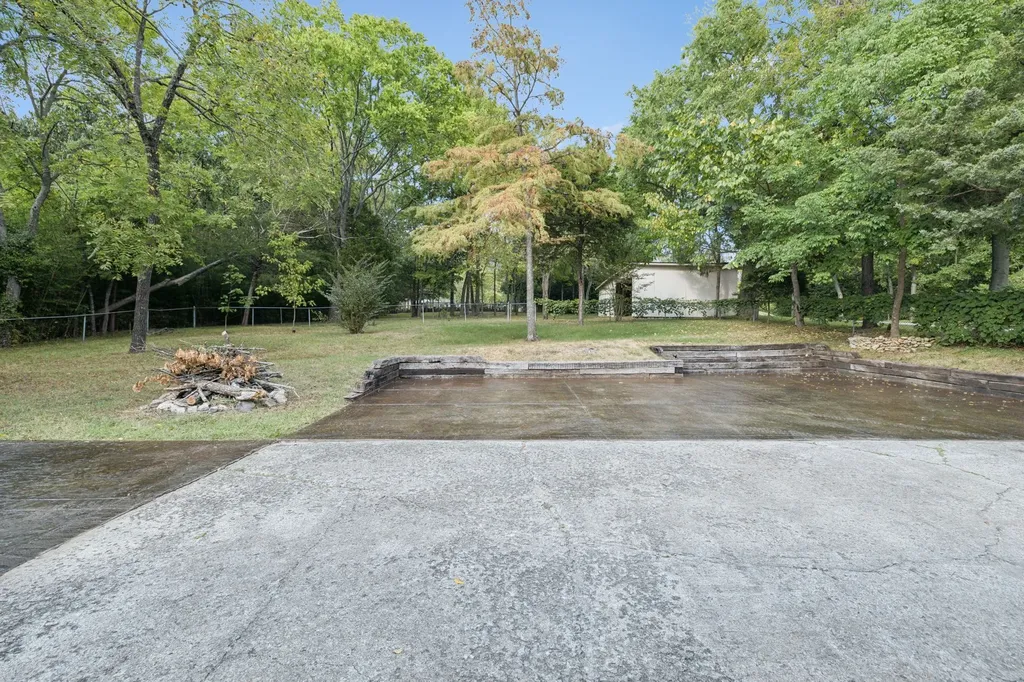 812 W Old Hickory Boulevard Madison TN 37115