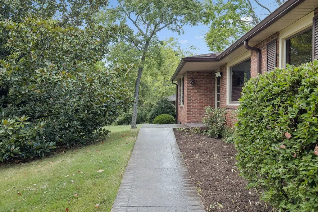 812 W Old Hickory Boulevard Madison TN 37115