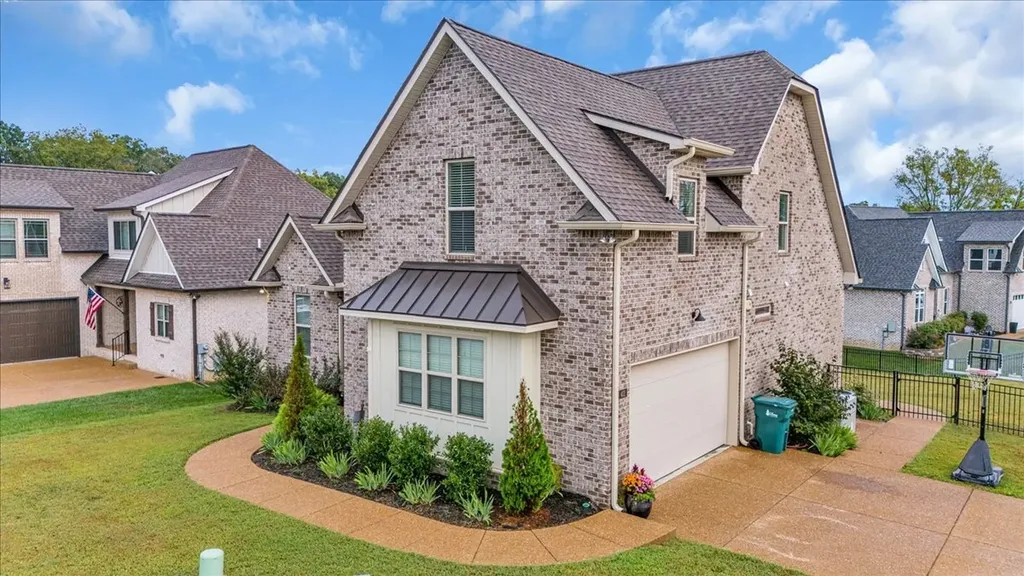 401 Hunter Bryce Lane Lebanon TN 37087