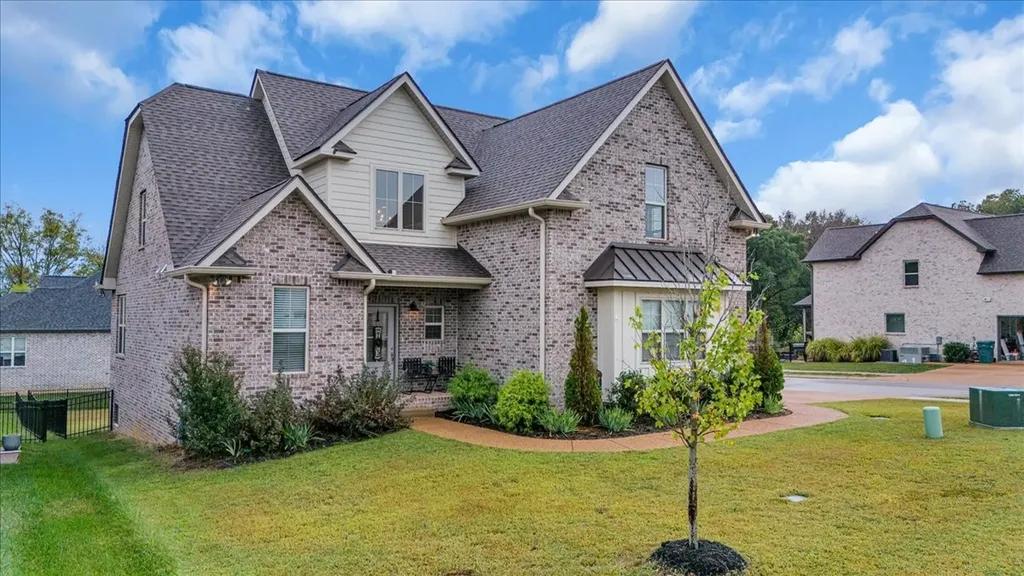 401 Hunter Bryce Lane Lebanon TN 37087