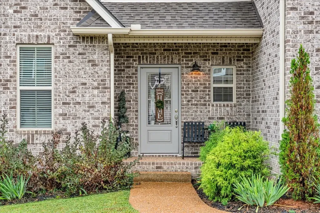 401 Hunter Bryce Lane Lebanon TN 37087