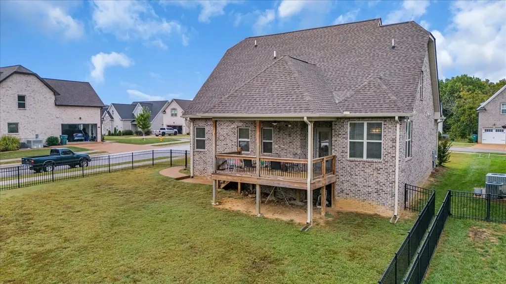 401 Hunter Bryce Lane Lebanon TN 37087