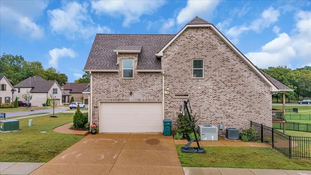 401 Hunter Bryce Lane Lebanon TN 37087