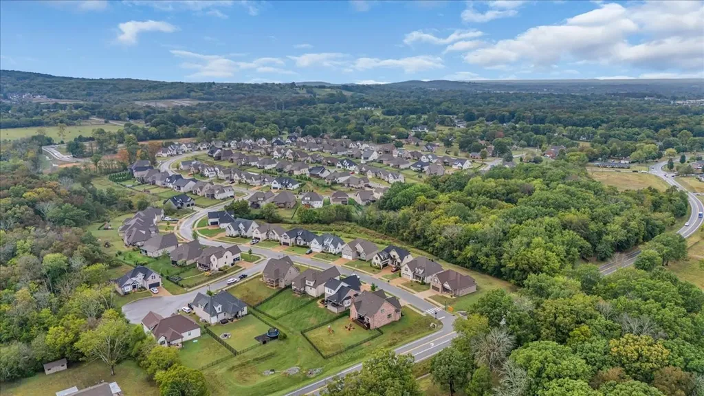 401 Hunter Bryce Lane Lebanon TN 37087