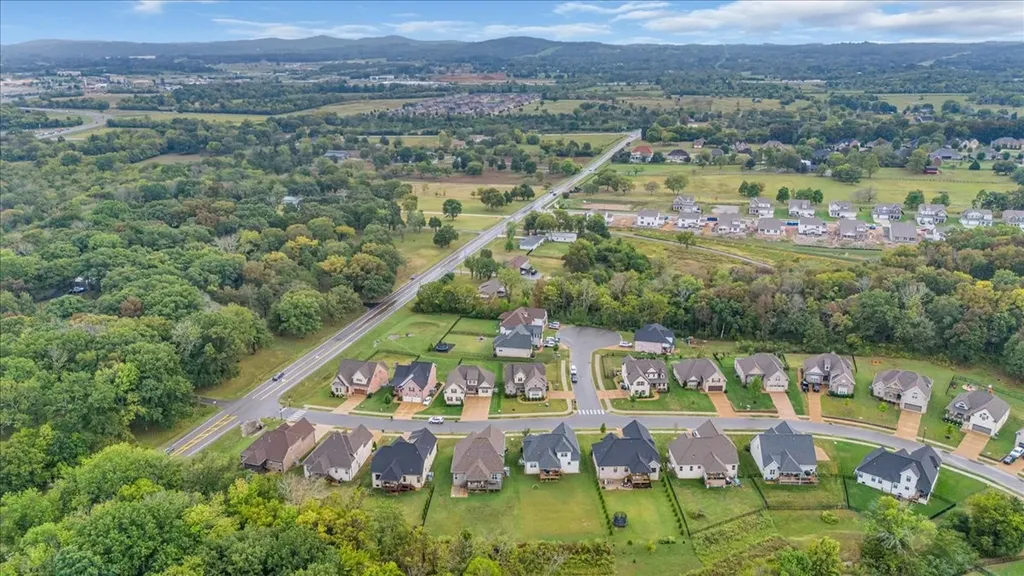 401 Hunter Bryce Lane Lebanon TN 37087