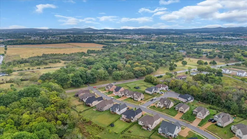 401 Hunter Bryce Lane Lebanon TN 37087