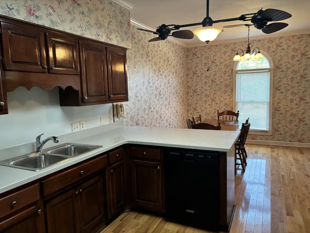 728 W Main Street Mcminnville TN 37110