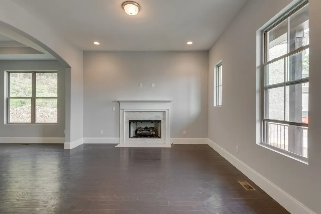 954 Hunters Lane Springfield TN 37172