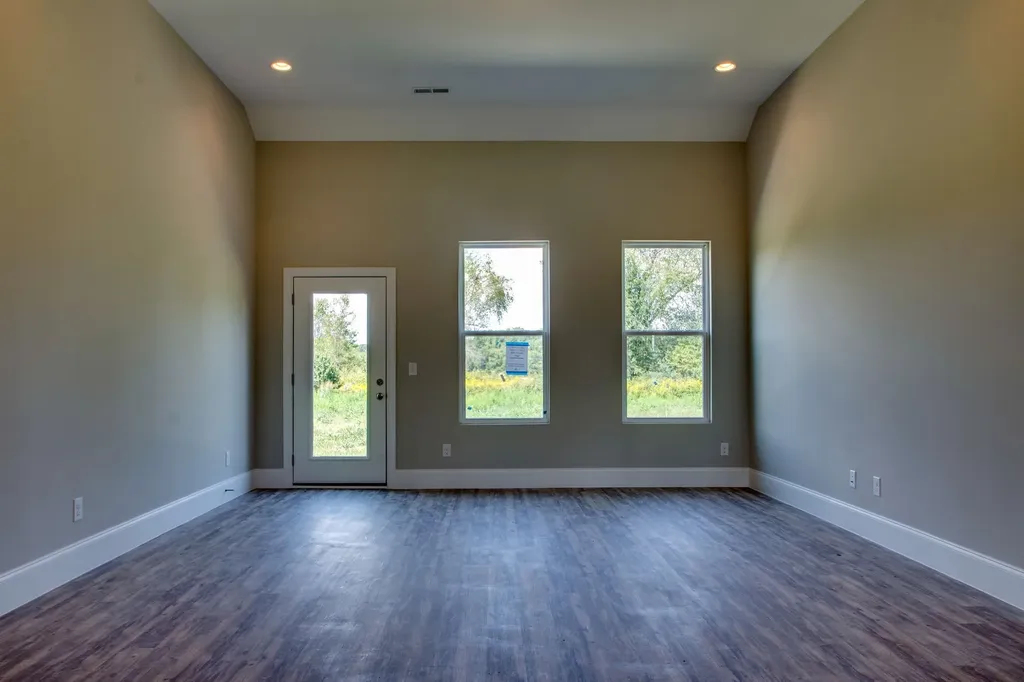 946 Hunters Lane Springfield TN 37172