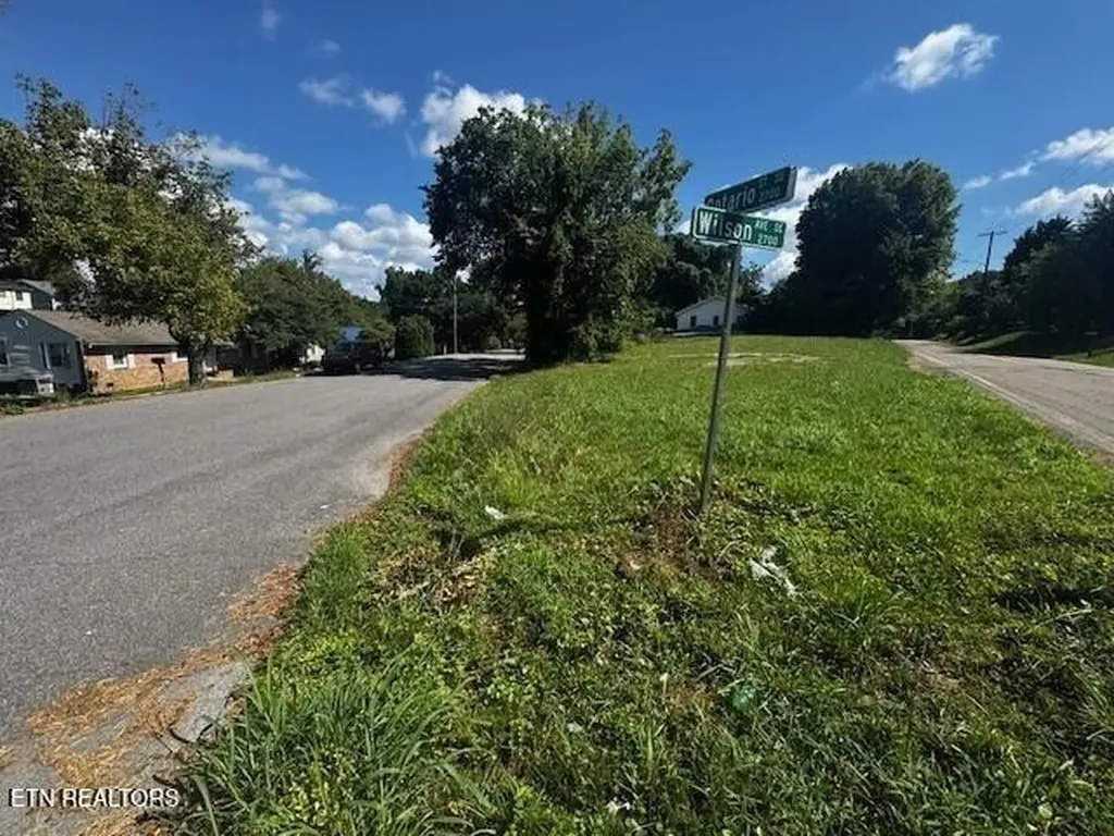 2739 Wilson Avenue Knoxville TN 37914