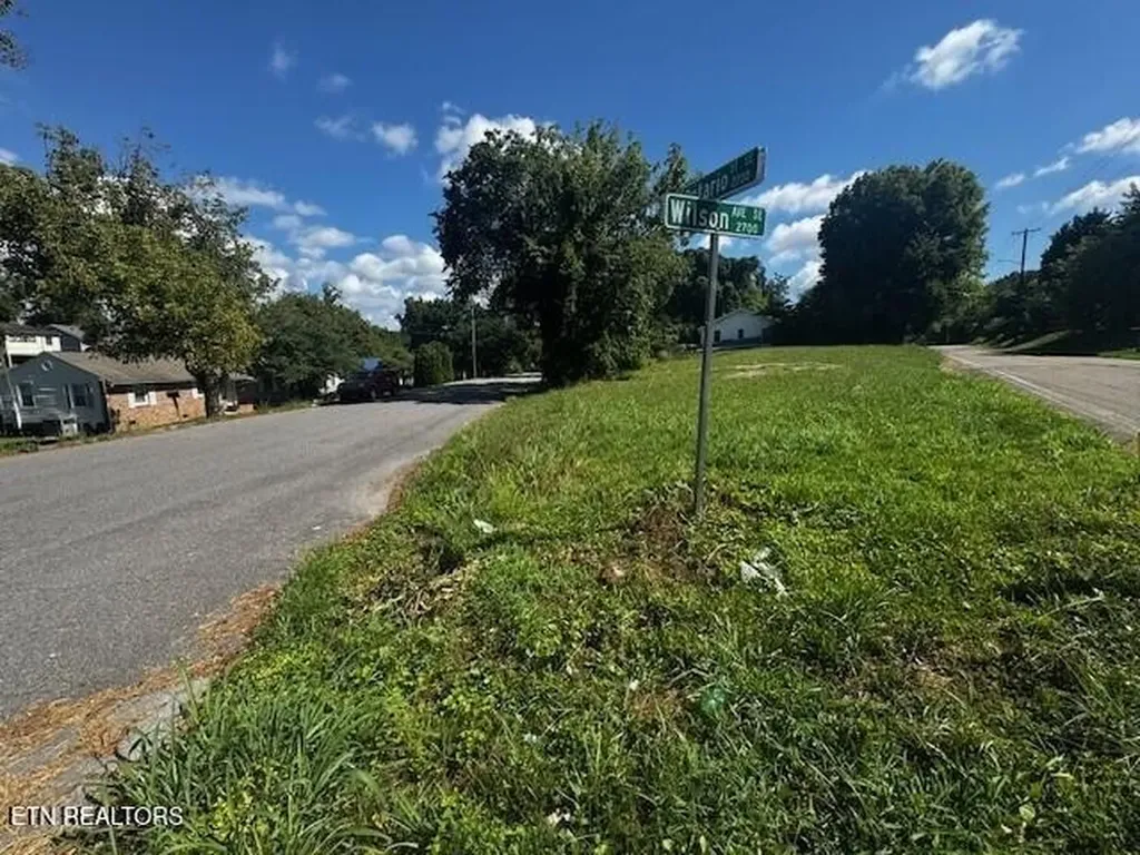 2739 Wilson Avenue Knoxville TN 37914