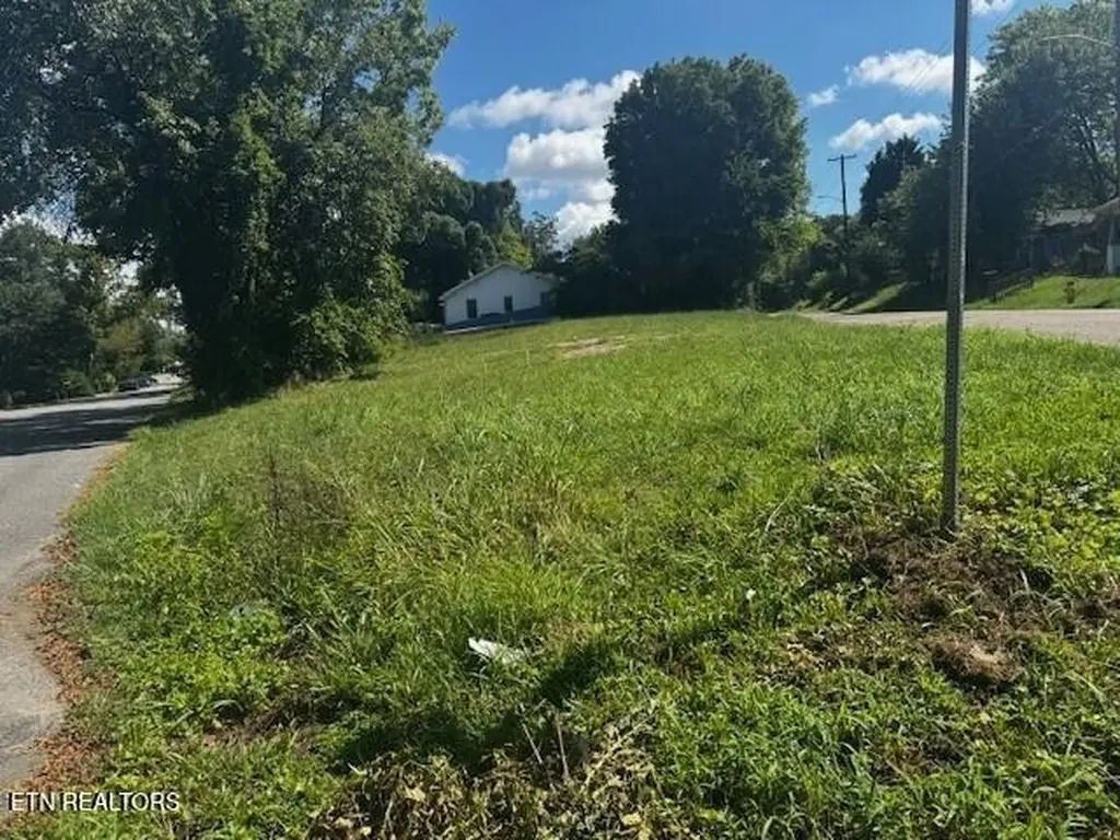 2739 Wilson Avenue Knoxville TN 37914