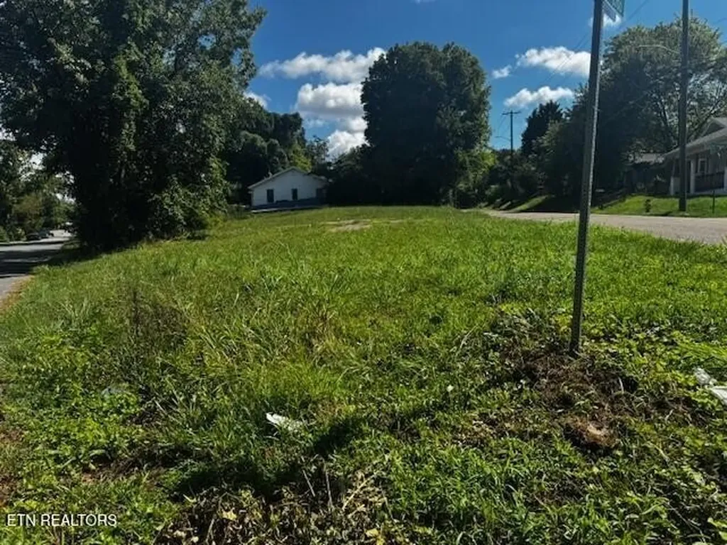 2739 Wilson Avenue Knoxville TN 37914