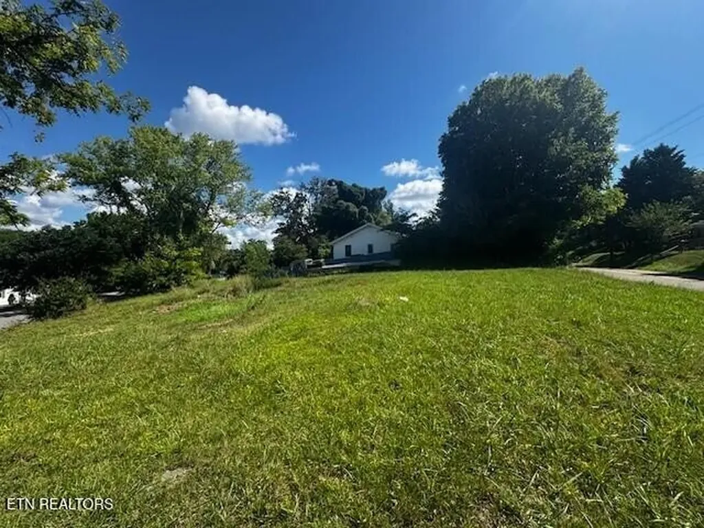 2739 Wilson Avenue Knoxville TN 37914