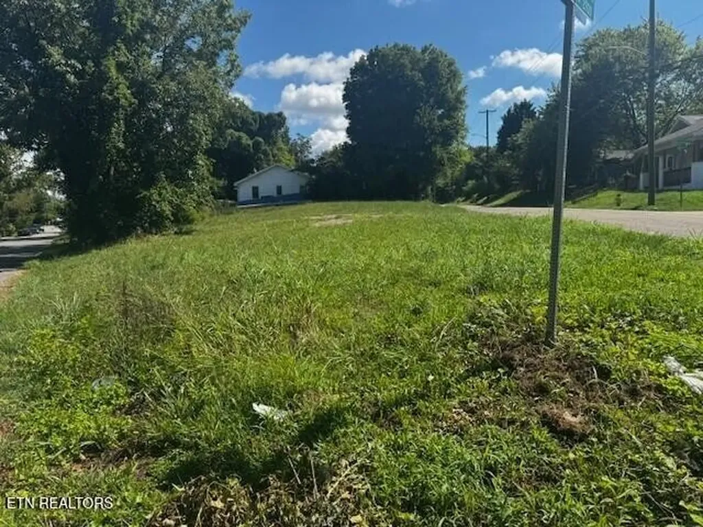 2739 Wilson Avenue Knoxville TN 37914