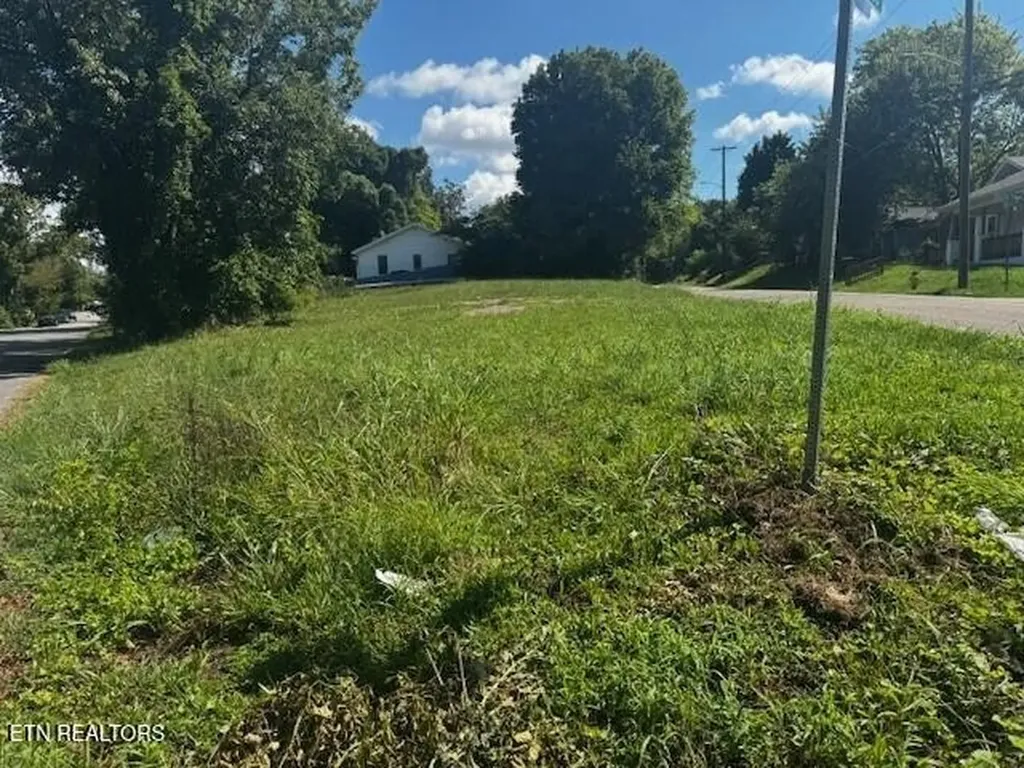 2739 Wilson Avenue Knoxville TN 37914
