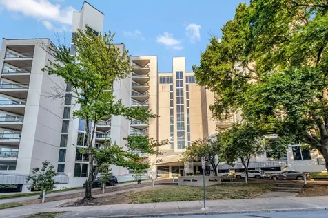 900 19th Ave, S Nashville TN 37212