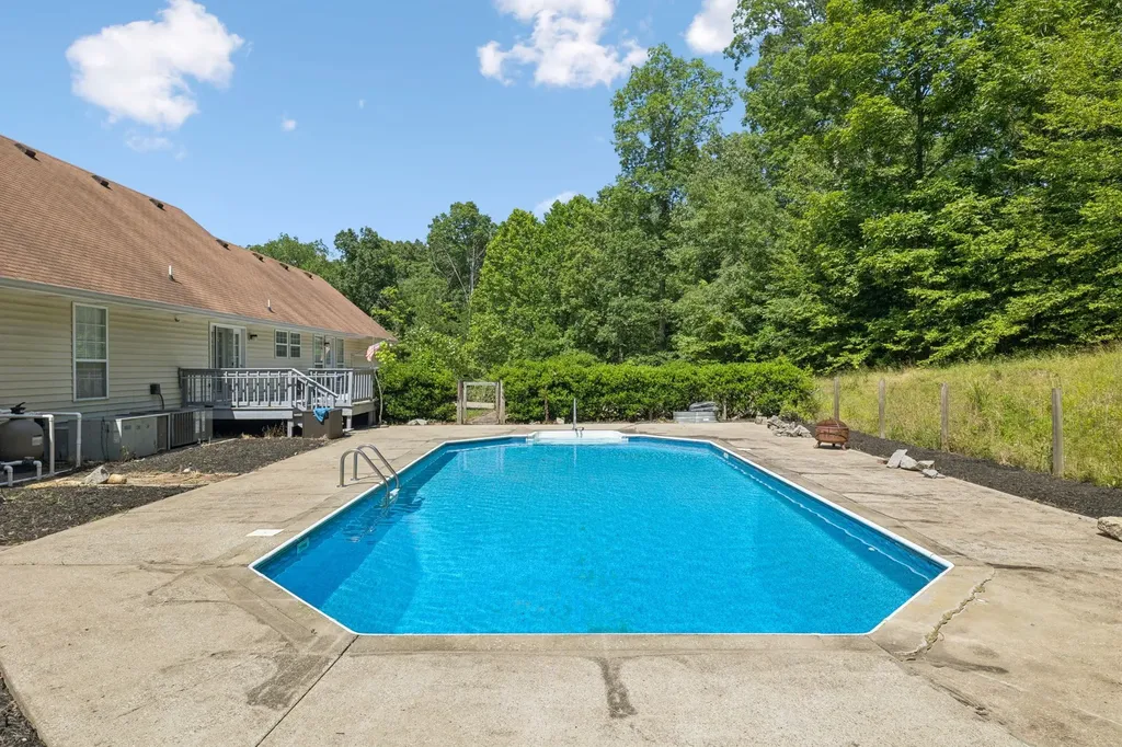 547 Grindstone Hollow Road Dickson TN 37055
