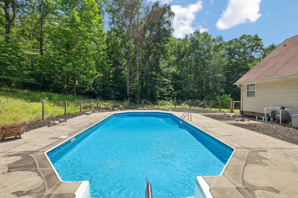 547 Grindstone Hollow Road Dickson TN 37055