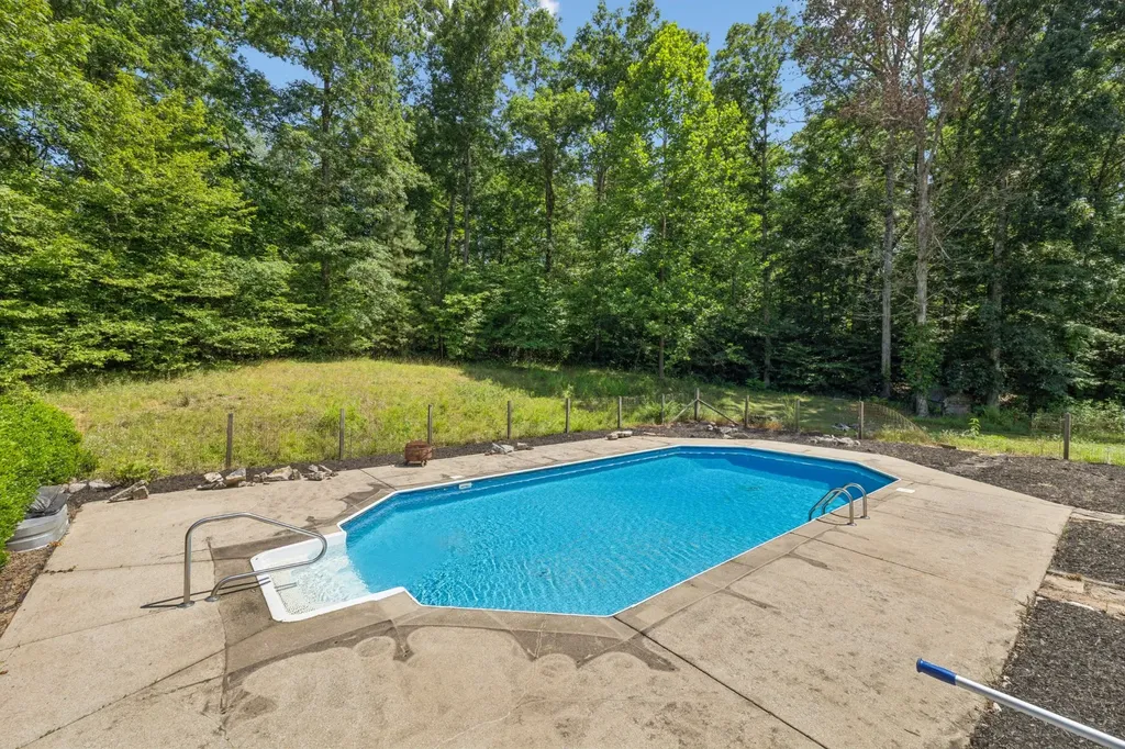 547 Grindstone Hollow Road Dickson TN 37055