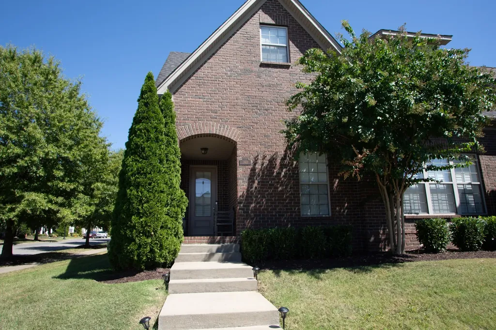 1103 S Mcmahan Drive Gallatin TN 37066