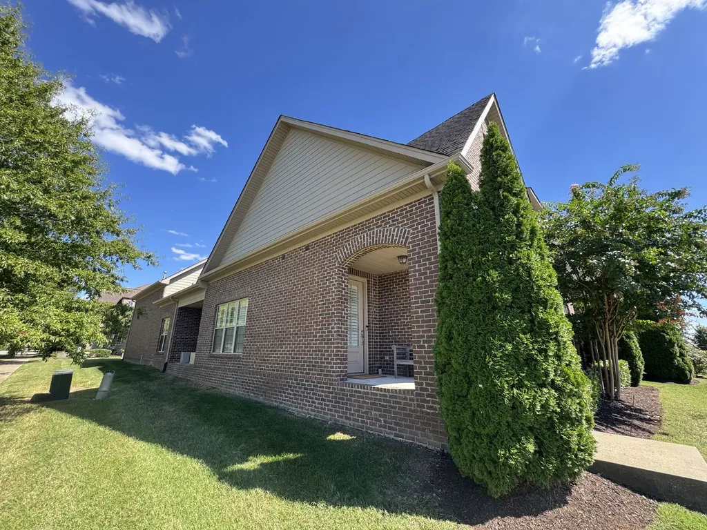 1103 S Mcmahan Drive Gallatin TN 37066