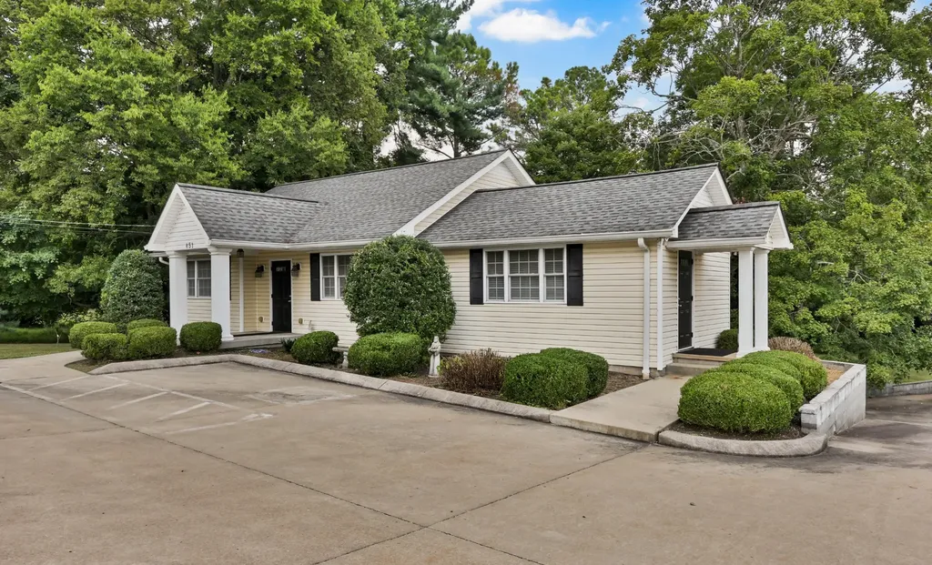 451 Rossview Road Clarksville TN 37043