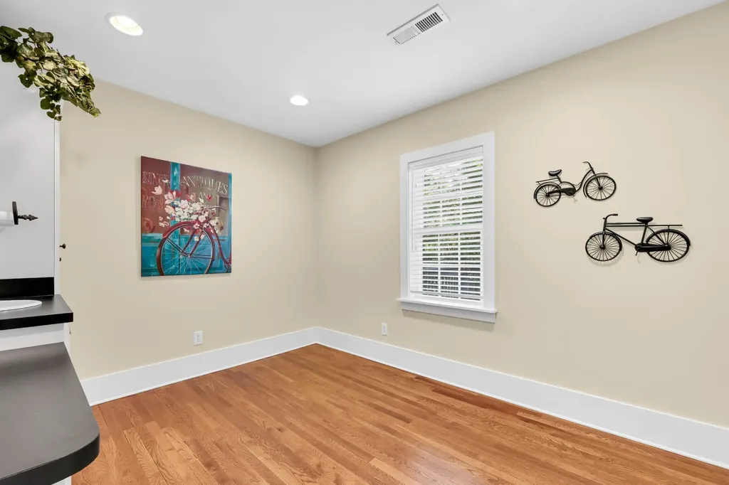 451 Rossview Road Clarksville TN 37043