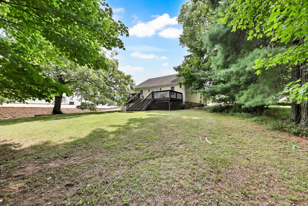 451 Rossview Road Clarksville TN 37043