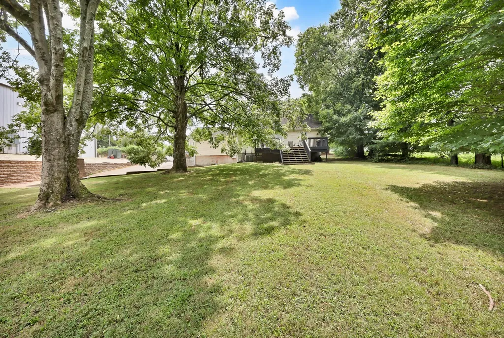 451 Rossview Road Clarksville TN 37043