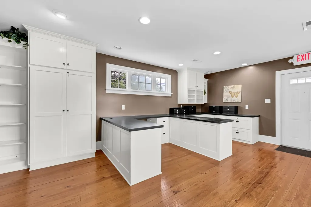 451 Rossview Road Clarksville TN 37043