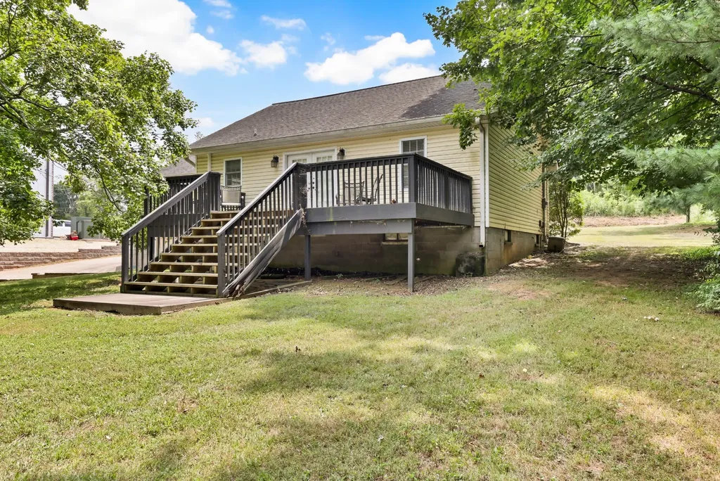 451 Rossview Road Clarksville TN 37043