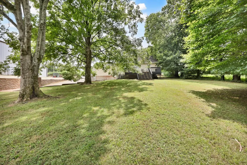 451 Rossview Road Clarksville TN 37043