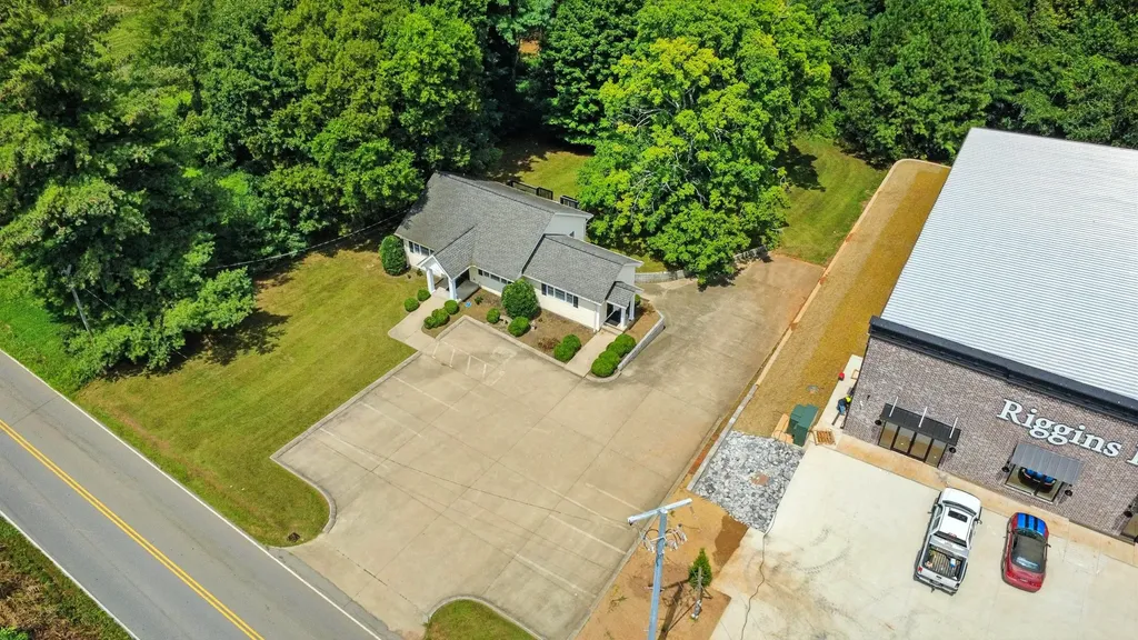 451 Rossview Road Clarksville TN 37043