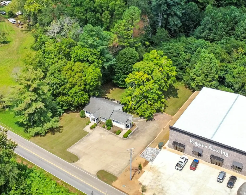 451 Rossview Road Clarksville TN 37043