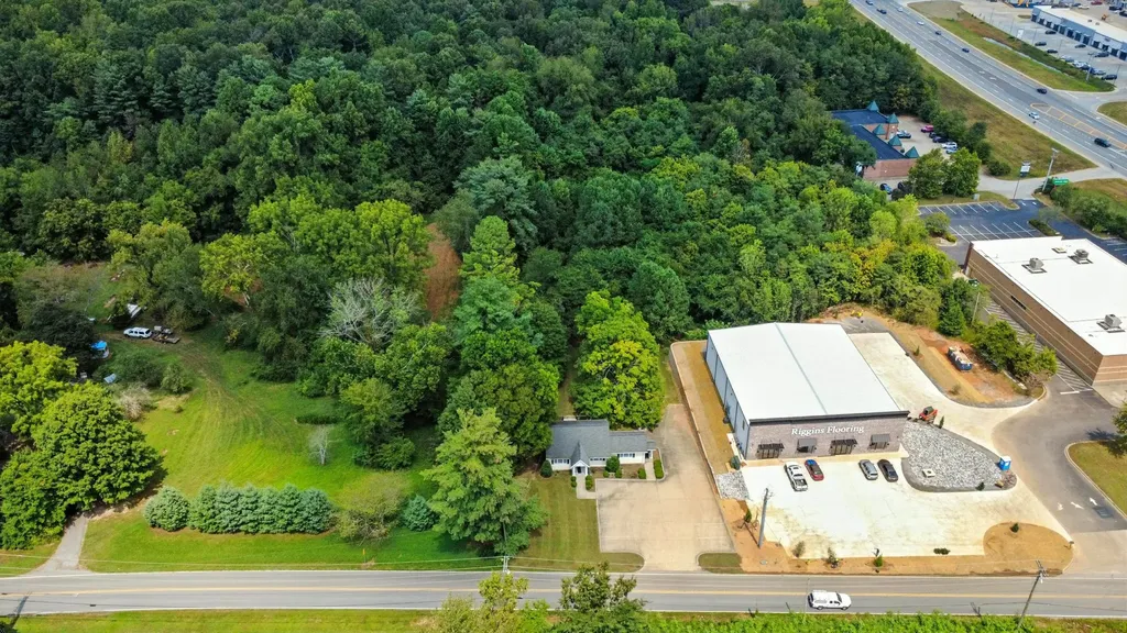 451 Rossview Road Clarksville TN 37043