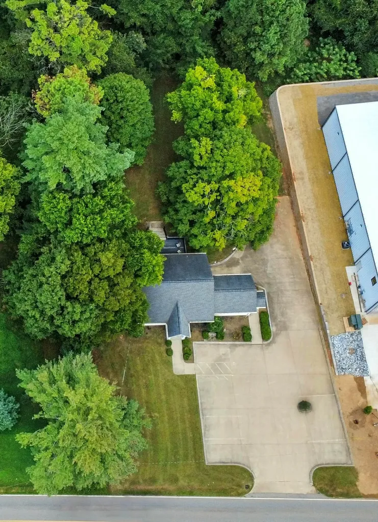 451 Rossview Road Clarksville TN 37043