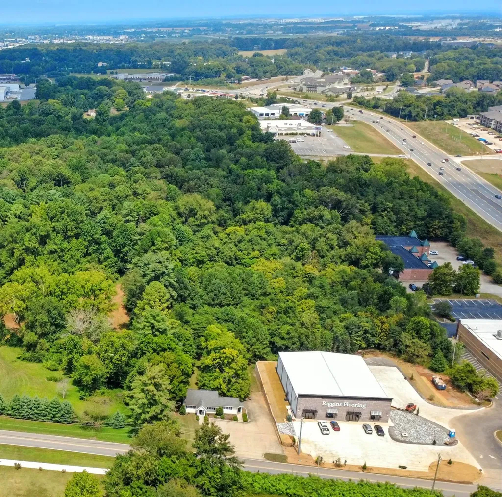 451 Rossview Road Clarksville TN 37043