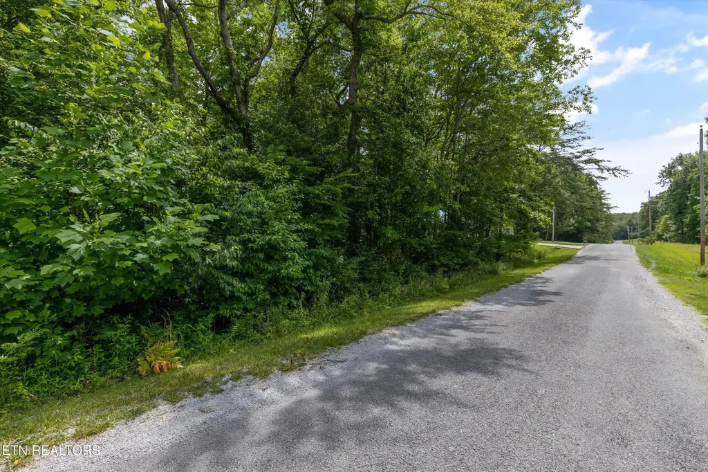 7023 Chief White Eagle Lane Crossville TN 38572