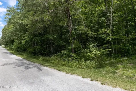 7023 Chief White Eagle Lane Crossville TN 38572