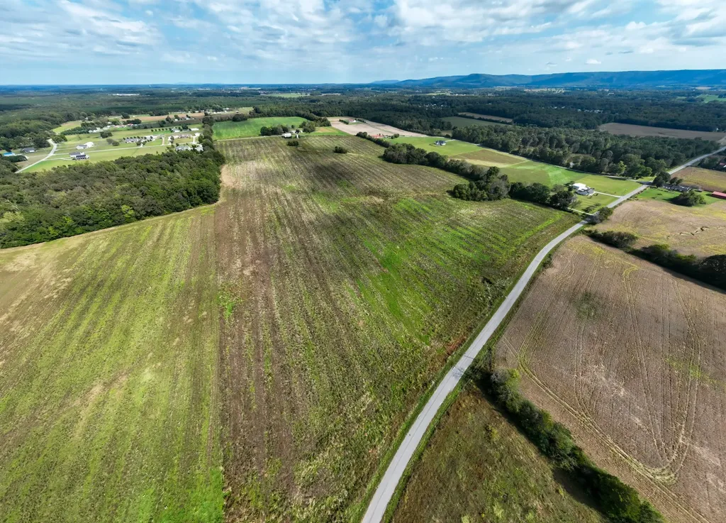 1 Newt Vanattia Road Hillsboro TN 37342