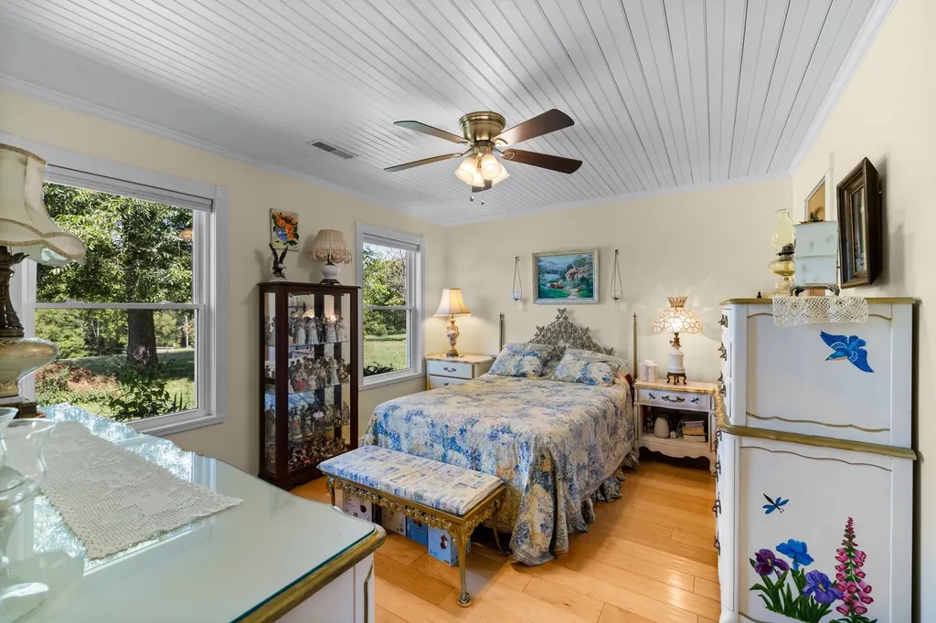 1556 Chestnut Grove Road Morrison TN 37357