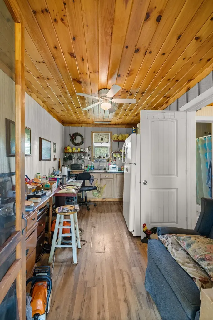 1556 Chestnut Grove Road Morrison TN 37357