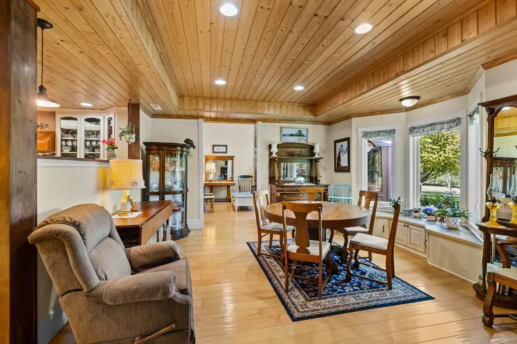 1556 Chestnut Grove Road Morrison TN 37357